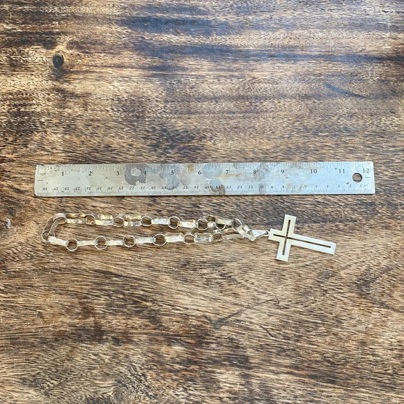 Sterling silver cross pendant (no chain) - Picture 12 of 17